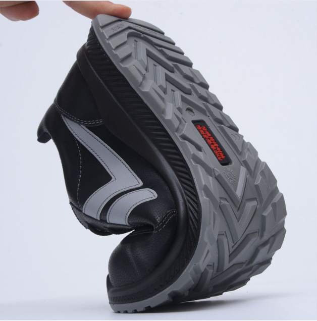 Lightweight Safety Shoes | Waterproof | Light Reflected